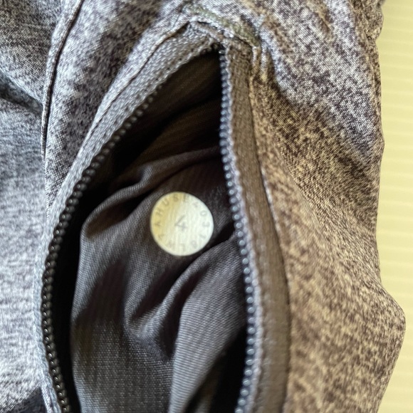 Lululemon Tracker Short V *4" Heather Lux Black 4 - Picture 7 of 7